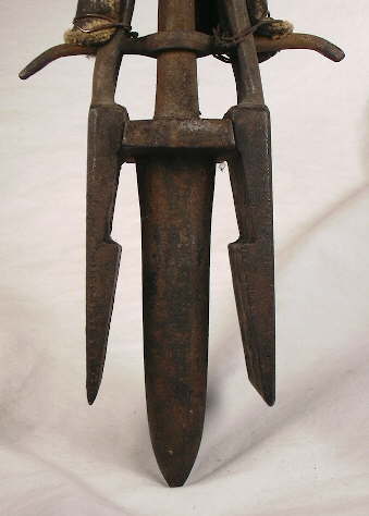 Close up of a finishing tool jaws in the closed position; click to enlarge.